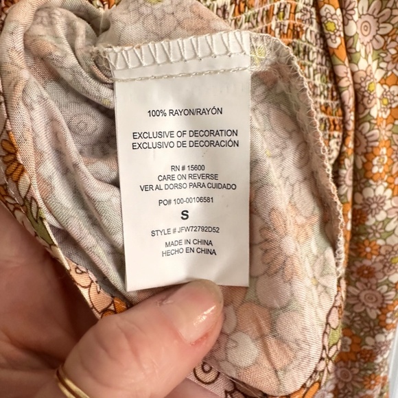 DAISY & DELILAH Calder Tie Front Cropped Top - Picture 14 of 15